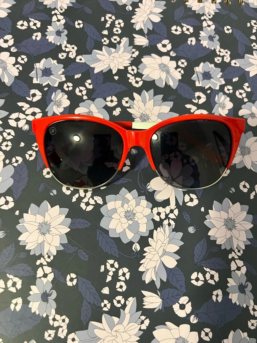 Blenders Starlet Sunglasses in Retro Red